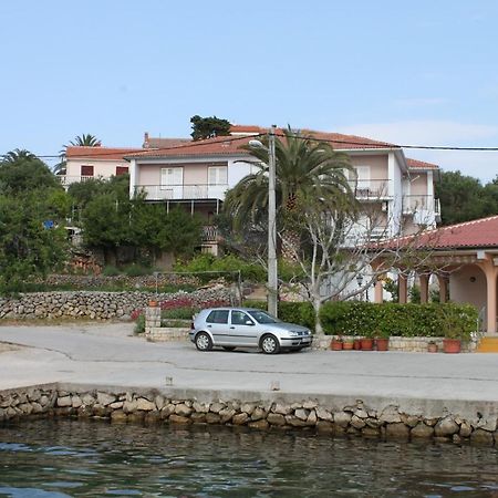 Apartments By The Sea Jakisnica, Pag - 21384 Lun  Exterior photo